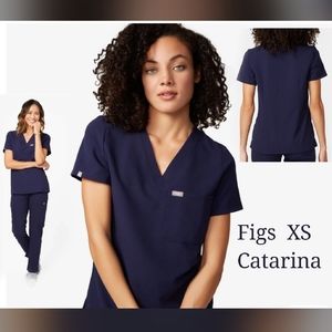 Figs scrub top . Catarina  in Navy XS
